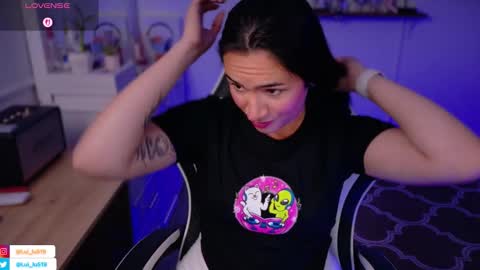 Snapshot of soyabby_ chatting on 11-22-25, 12:42 Luisa online show from 11-22-25, 12:42