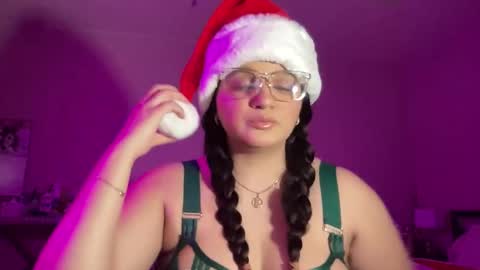 Snapshot of soyoceanne chatting on 12-20-25, 04:19 Soyoceanne online show from 12-20-25, 04:19