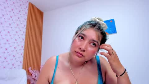SoyQueen online show from 04-11-26, 07:45