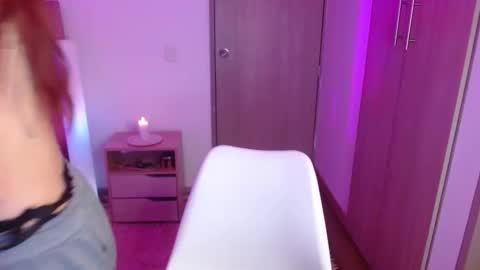 Snapshot of soysilvanna_ chatting on 09-19-25, 12:02 online show from 09-19-25, 12:02