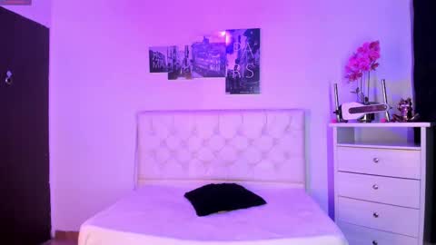 Snapshot of soysilvanna_ chatting on 10-03-25, 01:02 online show from 10-03-25, 01:02