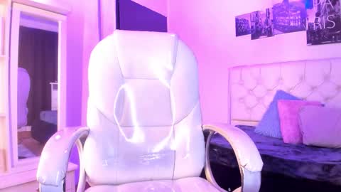 Snapshot of soysilvanna_ chatting on 11-11-25, 01:16 online show from 11-11-25, 01:16