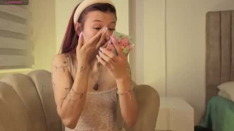 Snapshot of soysilvanna_ chatting on 11-27-25, 04:36 online show from 11-27-25, 04:36