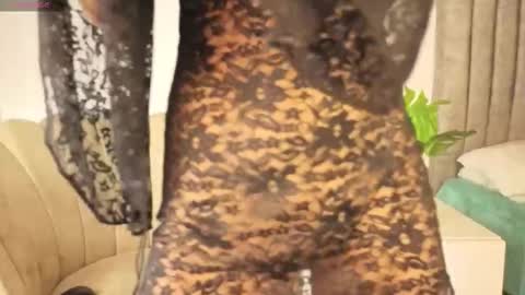 Snapshot of soysilvanna_ chatting on 11-30-25, 03:54 online show from 11-30-25, 03:54