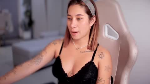 brisa  s online show from 02-22-25, 01:00