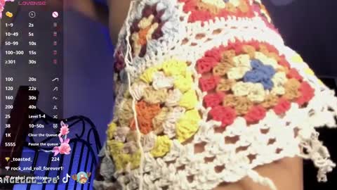 Snapshot of soyvane chatting on 12-22-24, 06:06 VANESSA online show from 12-22-24, 06:06