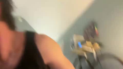 TrndSettrz online show from 01-28-25, 04:08