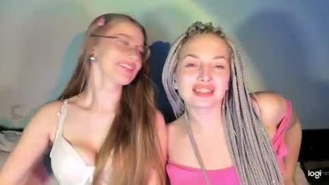 Viki and Chloe online show from 07-26-26, 10:05