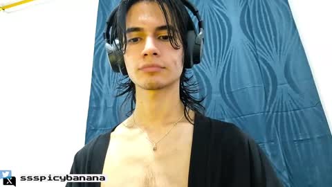 Snapshot of spaiseebuhnaanuh chatting on 03-08-25, 06:43 Roger online show from 03-08-25, 06:43