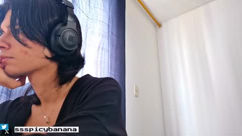 Snapshot of spaiseebuhnaanuh chatting on 03-08-25, 05:11 Roger online show from 03-08-25, 05:11