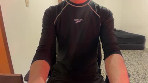 Snapshot of spaiseebuhnaanuh chatting on 10-26-25, 01:55 Roger online show from 10-26-25, 01:55