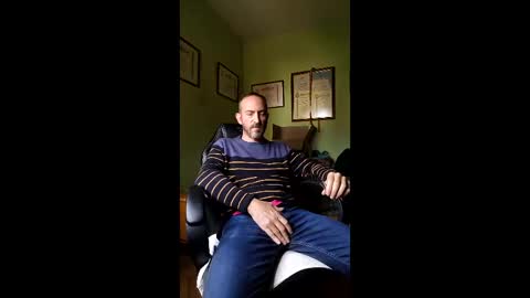 Snapshot of spanishharddick chatting on 04-29-26, 10:41 Manu online show from 04-29-26, 10:41