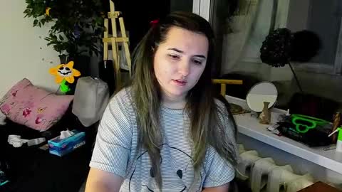 Snapshot of spanking_girls chatting on 12-25-24, 11:42 Evgenia online show from 12-25-24, 11:42