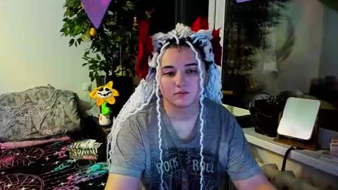 Snapshot of spanking_girls chatting on 01-07-25, 12:13 Evgenia online show from 01-07-25, 12:13