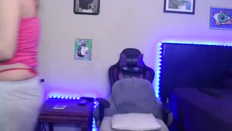 Snapshot of sparkle_pinuppp chatting on 02-15-26, 08:24 Tip 1 token Follow me on instagram Sparkle pinuppp online show from 02-15-26, 08:24