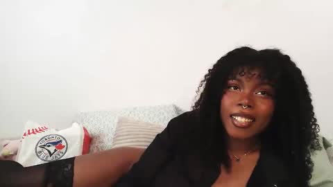 Soleil online show from 10-17-25, 07:38