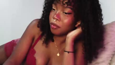 Soleil online show from 11-13-25, 02:38