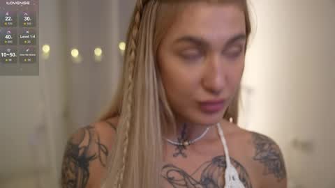 Snapshot of sparks__daisy chatting on 12-20-24, 02:05 DAISY online show from 12-20-24, 02:05