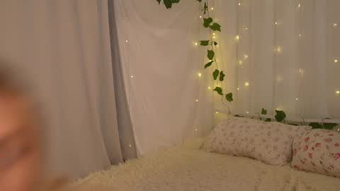 Snapshot of sparks__daisy chatting on 01-23-25, 12:30 DAISY online show from 01-23-25, 12:30