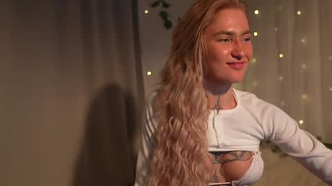 Snapshot of sparks__daisy chatting on 01-29-25, 06:18 DAISY online show from 01-29-25, 06:18