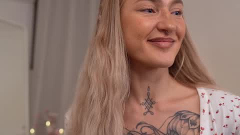 Snapshot of sparks__daisy chatting on 01-31-25, 02:49 DAISY online show from 01-31-25, 02:49