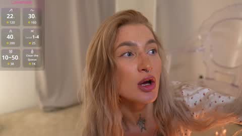 Snapshot of sparks__daisy chatting on 02-02-25, 07:04 DAISY online show from 02-02-25, 07:04