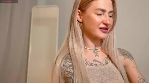 Snapshot of sparks__daisy chatting on 03-07-25, 04:11 DAISY online show from 03-07-25, 04:11