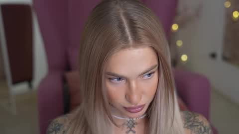 Snapshot of sparks__daisy chatting on 03-09-25, 04:44 DAISY online show from 03-09-25, 04:44