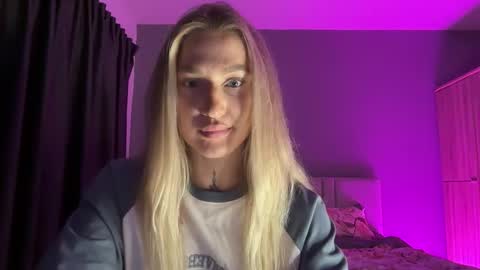 Snapshot of sparks__daisy chatting on 10-05-25, 11:30 DAISY online show from 10-05-25, 11:30