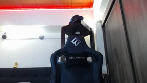     online show from 04-28-26, 04:28