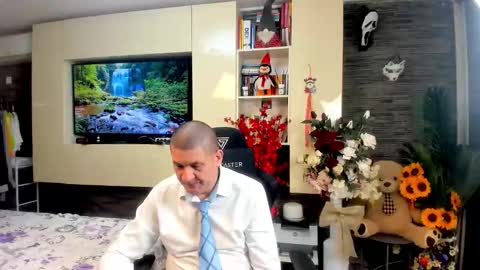 Snapshot of spartandaddy48 chatting on 05-06-26, 11:48 Spartan online show from 05-06-26, 11:48