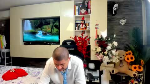 Snapshot of spartandaddy48 chatting on 05-07-26, 12:38 Spartan online show from 05-07-26, 12:38