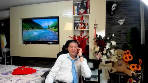Snapshot of spartandaddy48 chatting on 05-08-26, 01:11 Spartan online show from 05-08-26, 01:11