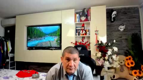 Snapshot of spartandaddy48 chatting on 05-10-26, 01:38 Spartan online show from 05-10-26, 01:38