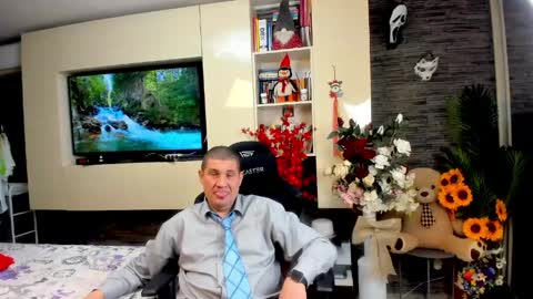 Snapshot of spartandaddy48 chatting on 05-11-26, 01:44 Spartan online show from 05-11-26, 01:44