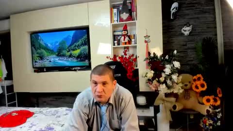 Snapshot of spartandaddy48 chatting on 05-13-26, 06:55 Spartan online show from 05-13-26, 06:55