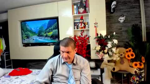Snapshot of spartandaddy48 chatting on 05-15-26, 12:12 Spartan online show from 05-15-26, 12:12