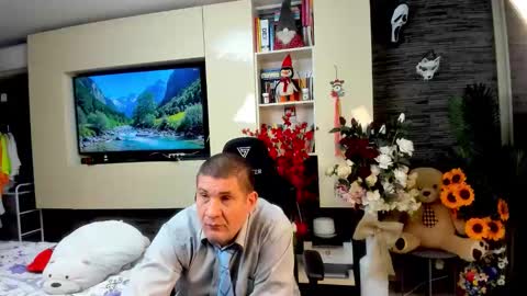 Snapshot of spartandaddy48 chatting on 05-16-26, 12:18 Spartan online show from 05-16-26, 12:18