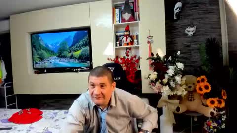 Snapshot of spartandaddy48 chatting on 05-16-26, 07:56 Spartan online show from 05-16-26, 07:56