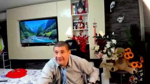 Snapshot of spartandaddy48 chatting on 05-16-26, 08:18 Spartan online show from 05-16-26, 08:18