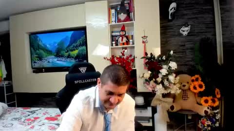 Snapshot of spartandaddy48 chatting on 05-20-26, 06:47 Spartan online show from 05-20-26, 06:47