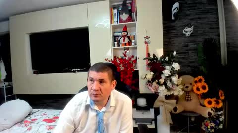 Snapshot of spartandaddy48 chatting on 05-21-26, 06:53 Spartan online show from 05-21-26, 06:53