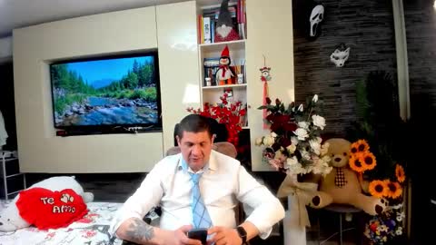 Snapshot of spartandaddy48 chatting on 05-25-26, 03:45 Spartan online show from 05-25-26, 03:45