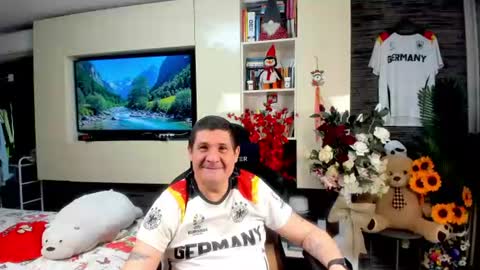 Snapshot of spartandaddy48 chatting on 06-12-26, 12:53 Spartan online show from 06-12-26, 12:53