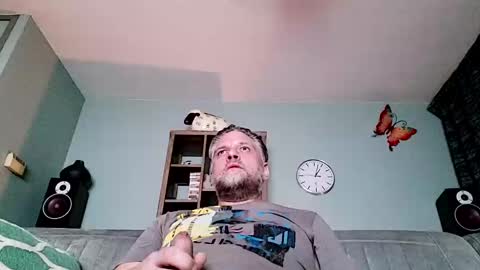 Snapshot of spectacularguy chatting on 01-11-25, 12:01 DutchDude online show from 01-11-25, 12:01