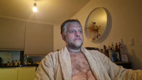 Snapshot of spectacularguy chatting on 02-09-25, 05:08 DutchDude online show from 02-09-25, 05:08