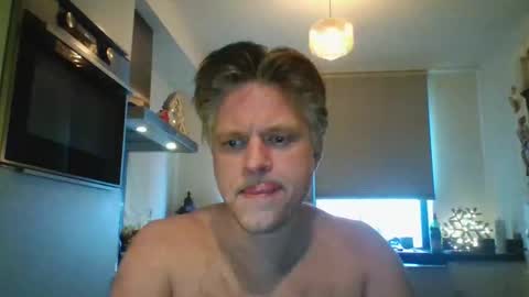 Snapshot of spectacularguy chatting on 12-14-25, 11:48 DutchDude online show from 12-14-25, 11:48