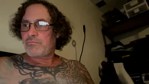 Snapshot of specter1972 chatting on 03-31-26, 01:40 specter1972 online show from 03-31-26, 01:40