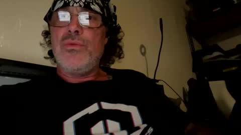 Snapshot of specter1972 chatting on 04-05-26, 12:52 specter1972 online show from 04-05-26, 12:52