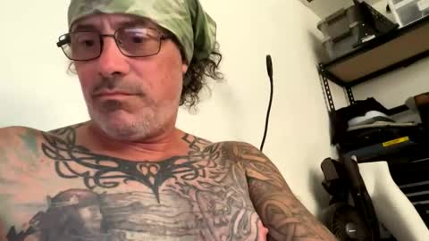 Snapshot of specter1972 chatting on 04-25-26, 02:25 specter1972 online show from 04-25-26, 02:25